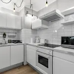 Grzybowska 13th Floor Stylish By Bookinghost Apartmán