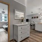 Grzybowska 13th Floor Stylish By Bookinghost Varšava