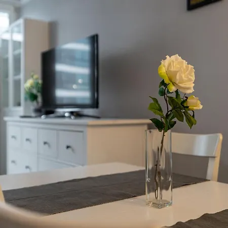 Grzybowska 13th Floor Stylish By Bookinghost Varsó